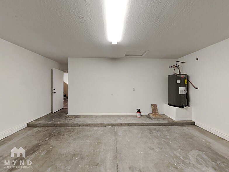 Building Photo - 11821 W Cortez St