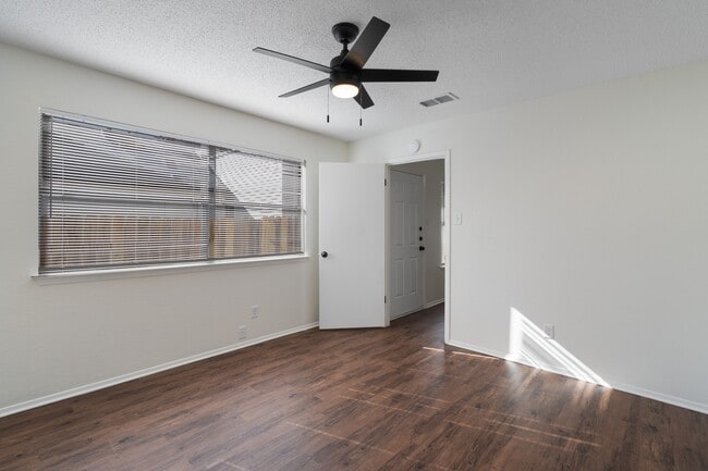 Building Photo - 2909 W Slaughter Ln
