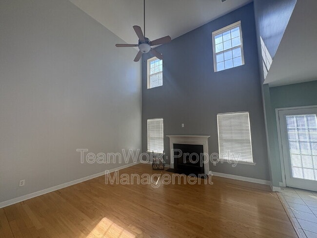 Building Photo - 102 Maywood Drive