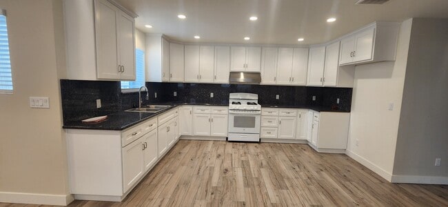 Building Photo - 3765 Artesia Blvd