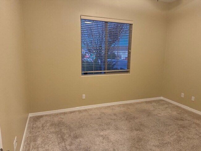 Building Photo - Beautiful 3 bedroom 2 bath 2 car garage home in Pronghorn Ranch!