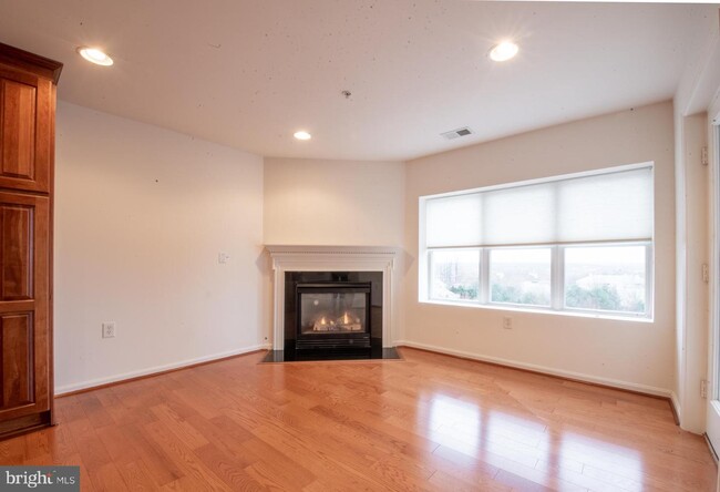 Building Photo - 12236 Roundwood Rd
