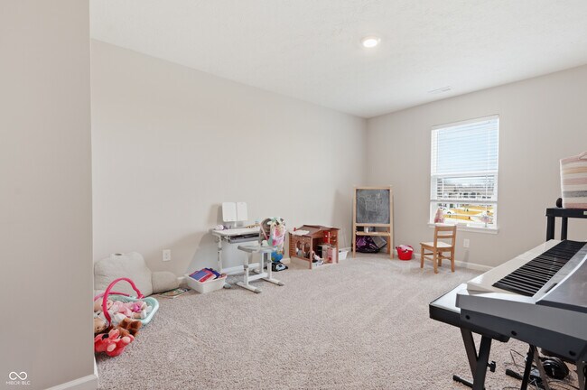 Building Photo - 7683 Fairwood Blvd