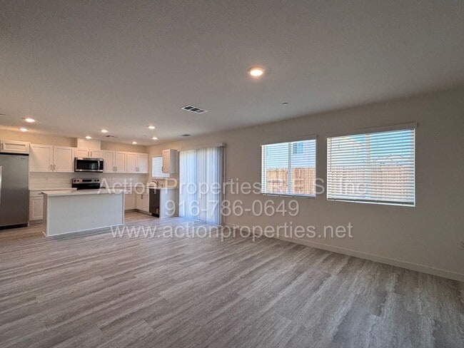 Building Photo - New Home: Amoruso Ranch Roseville:Solar DR Horton 4 Bedroom 2.5 Bath, Open Floor Plan,