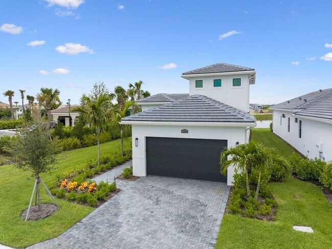 Primary Photo - 12442 SW Lunata Way