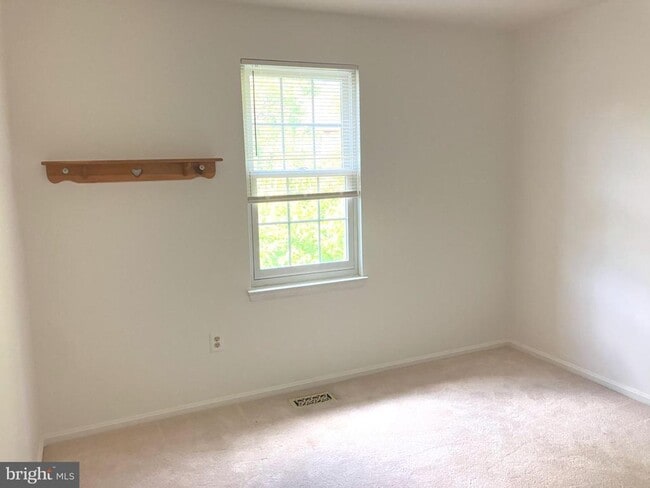 Building Photo - 10195 Valentino Dr