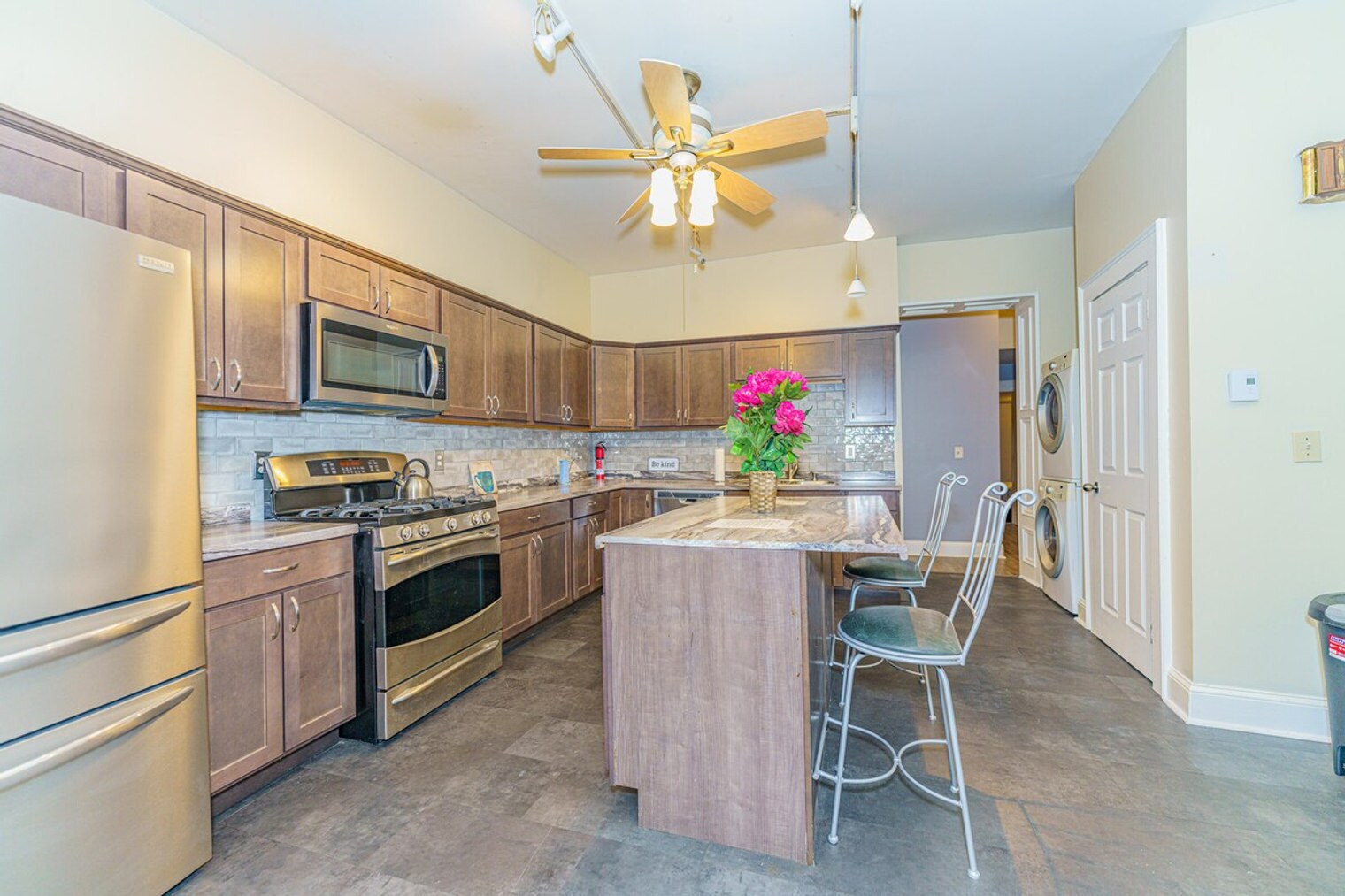 Building Photo - 112 Green St