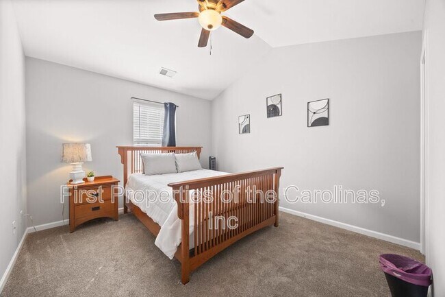 Building Photo - 16865 Timber Crossing Rd