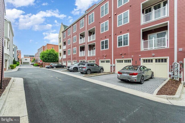 Building Photo - 2109 Main Line Blvd