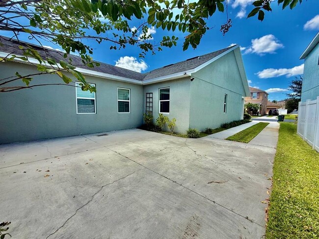 Building Photo - 5216 Suncatcher Dr