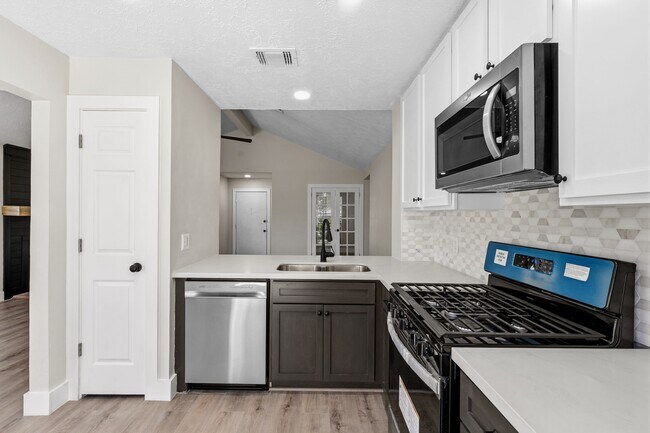 Building Photo - 3535 Nutwood Ln