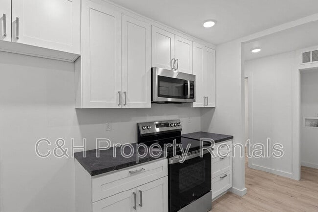 Building Photo - 218 Reda Ln