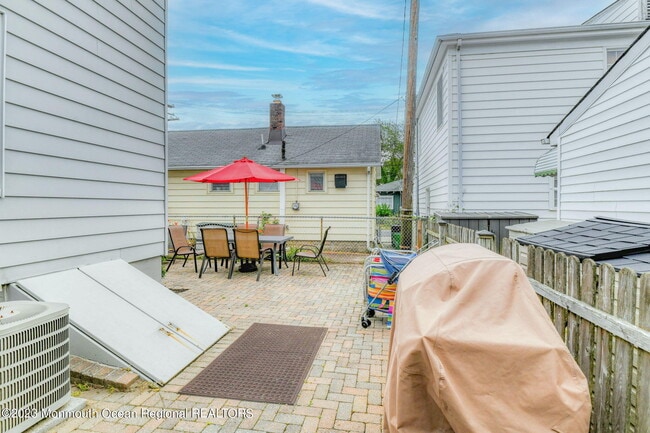 Building Photo - 82 Franklin Ave