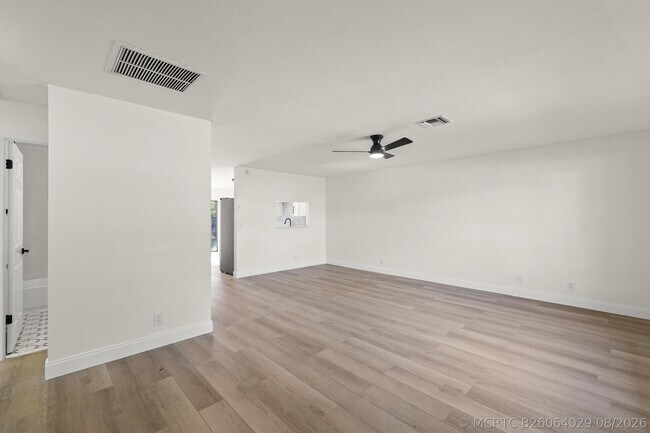 Building Photo - 7406 Willow Spring Cir N
