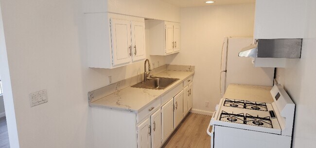 Building Photo - 544 Virginia St