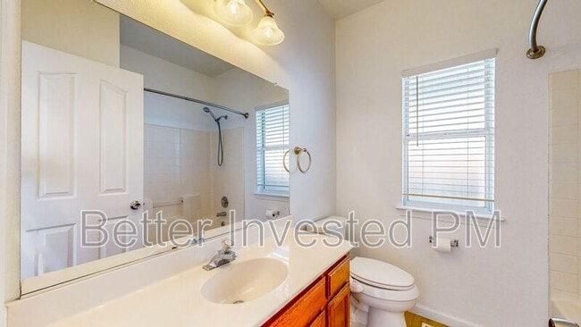 Building Photo - 430 Merlot Dr