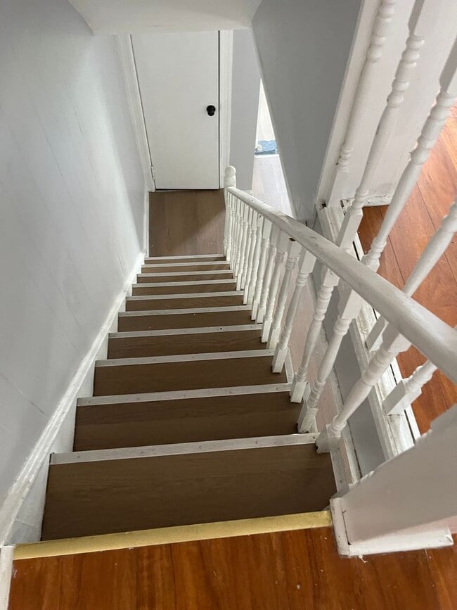 Building Photo - Lovely 3-bedroom townhome near 69th St.