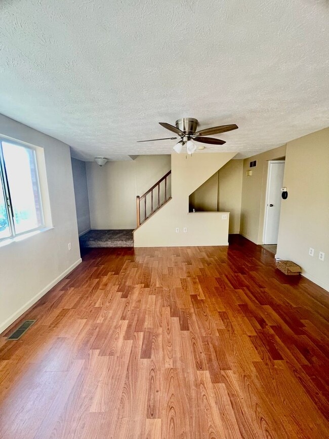 Building Photo - 3 Bed 1.5 Bath- Bridgeville PA