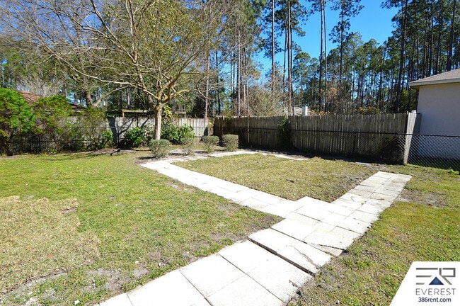 Building Photo - 11 Ripplewood Ln