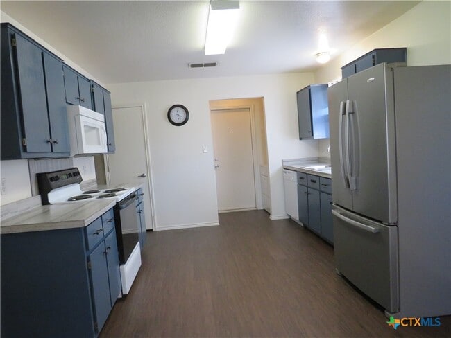 Building Photo - 2501 Westwood Dr