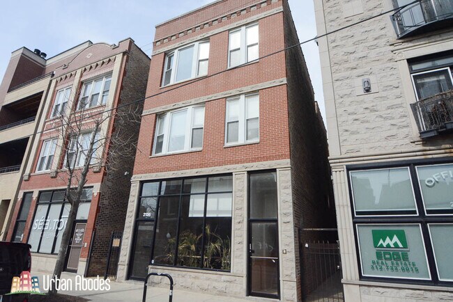 Primary Photo - 2136 W Chicago Ave