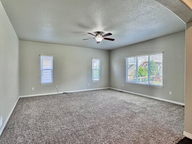 Building Photo - Beautifully Maintained Woodmoor Home Featu...