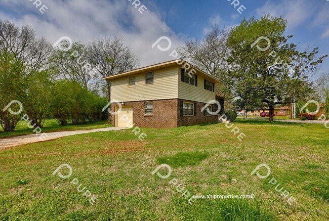 Building Photo - 4729 Bluehaven Dr NW