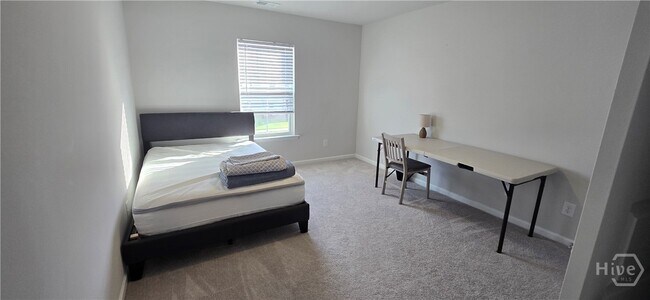 Building Photo - 730 Blue Moon Xing