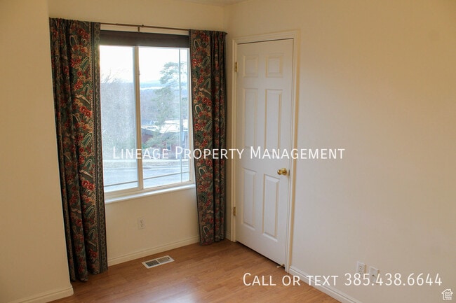 Building Photo - 412 Simoron Dr