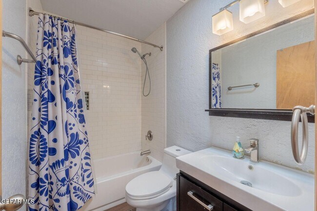 Building Photo - 903 Agua Caliente Dr