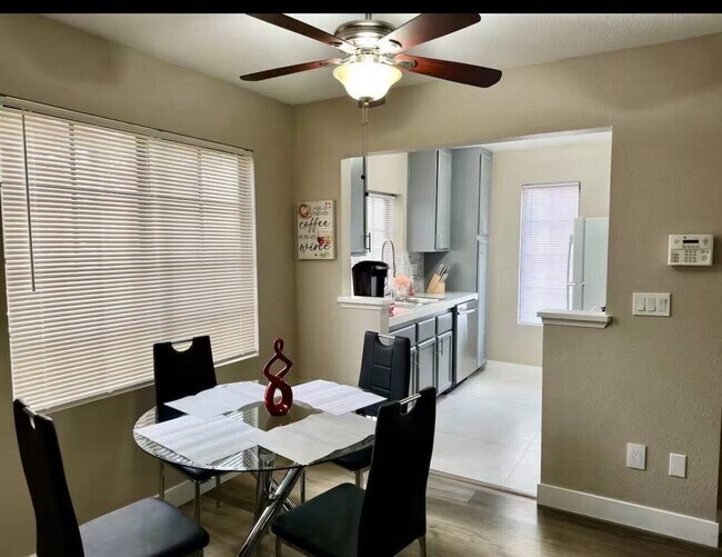 Building Photo - Amazing Furnished 2-Bed 2-Bath at Las Casitas!