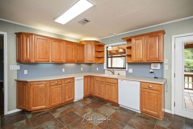 Building Photo - 1511 Woodchuck Ave