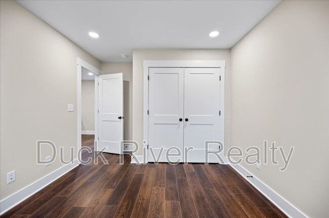 Building Photo - 119 Westover Dr