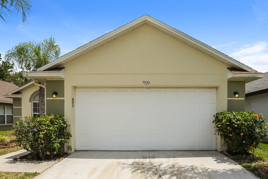 Primary Photo - 7920 Oakstone Ct