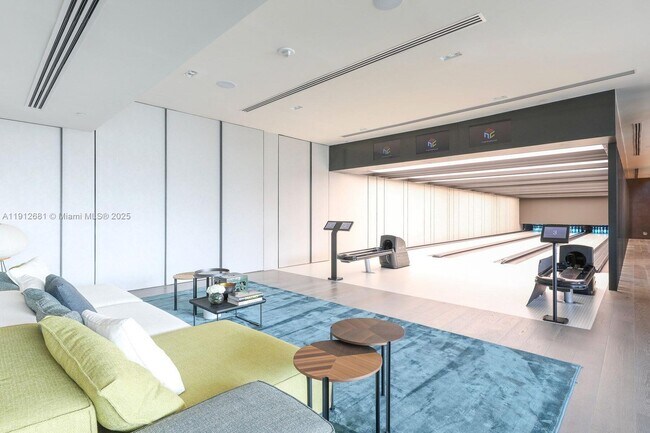 Building Photo - 650 NE 32nd St