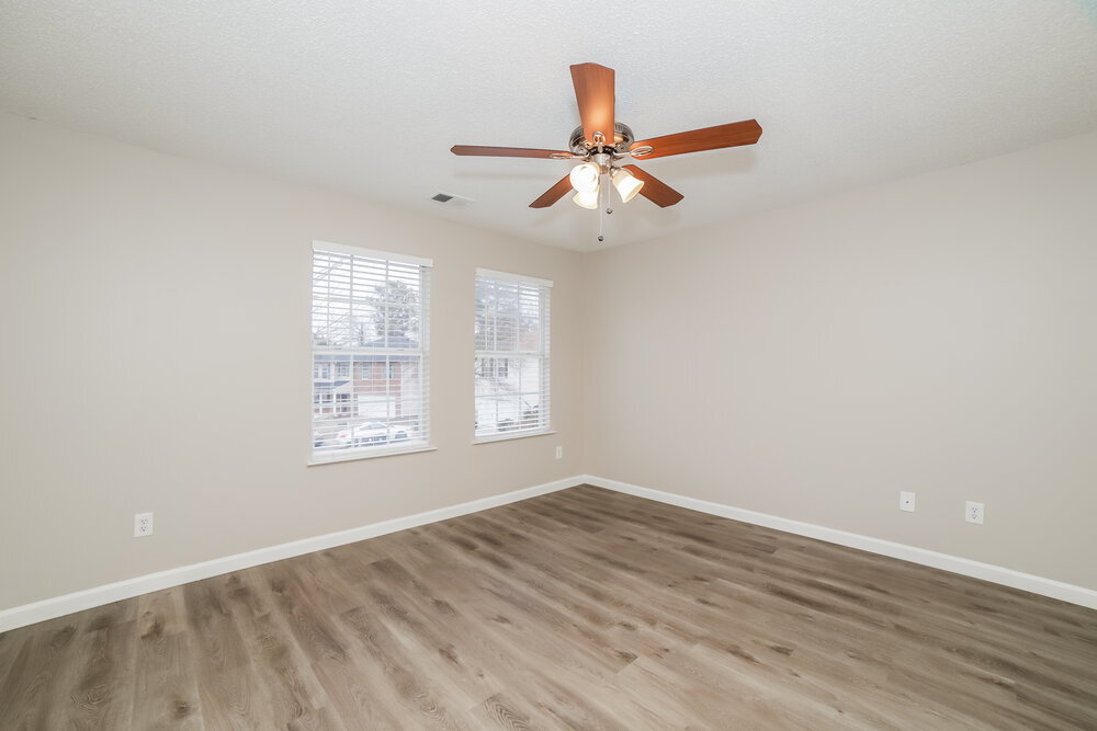 Building Photo - 1036 Sycamore Ln