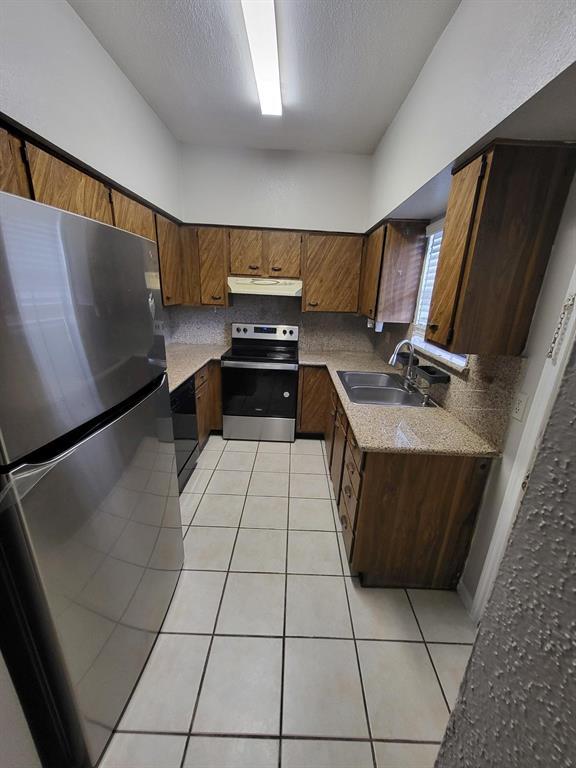 Building Photo - 3130 Walnut Bend Ln