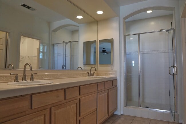 Building Photo - 1816 Pintura Cir W