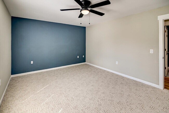 Building Photo - 201 Kearney Way