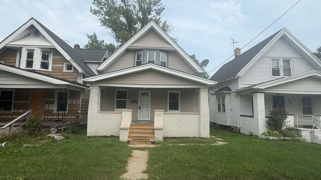 Building Photo - 247 E Pearl St