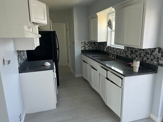 Building Photo - 54 Woodmere Ct