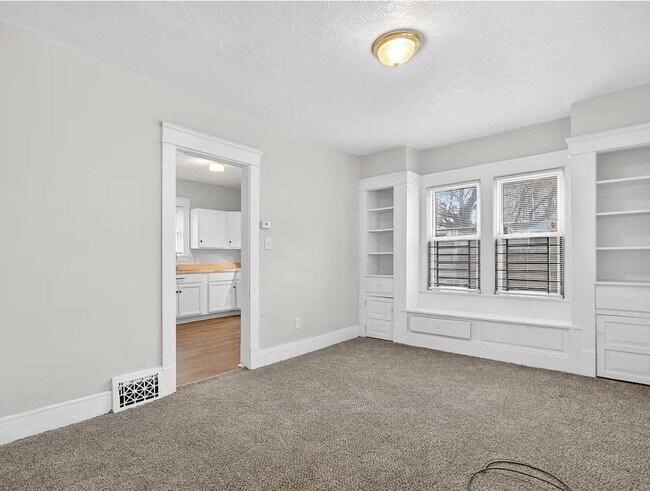 Building Photo - 10100 Yale Ave