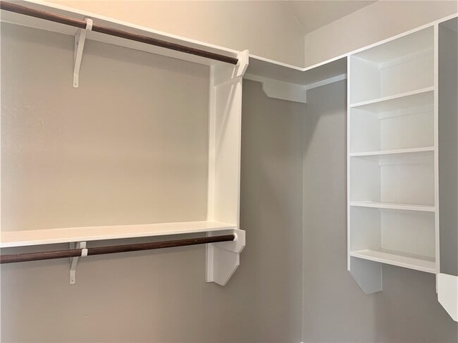 Building Photo - 807 Cobble Gate Dr