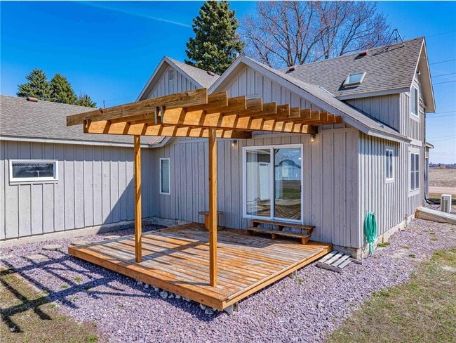 Building Photo - 5690 County Rd 10