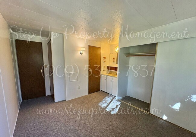 Building Photo - 20381 Sherry Ct