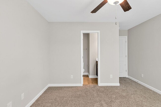 Building Photo - 10 Jaydn Dr W