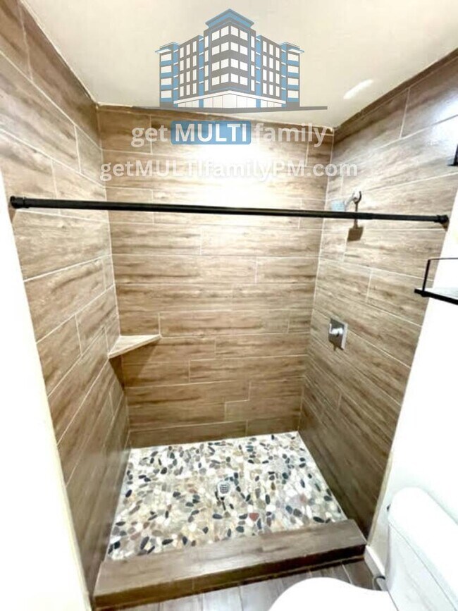 Building Photo - 1402 E McKinley St