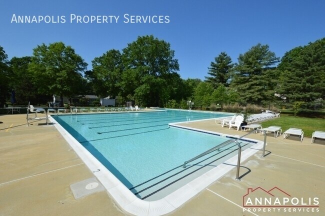 Building Photo - 442 Poplar Ln