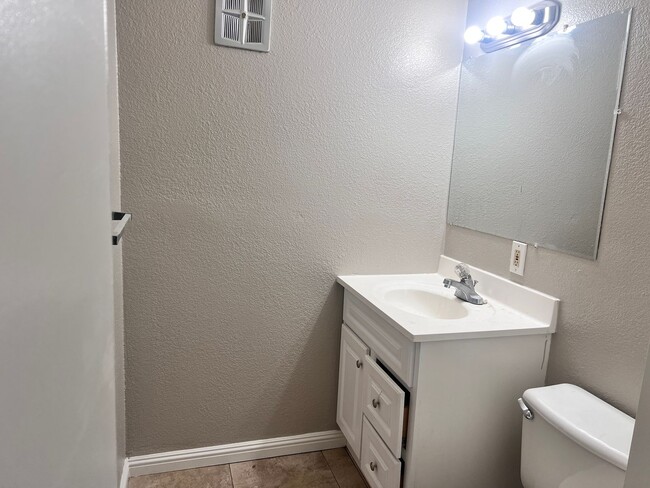 Building Photo - SUNNYVALE- 2 Bedroom 1.5 Bath Condominium -Washer & Dryer Included