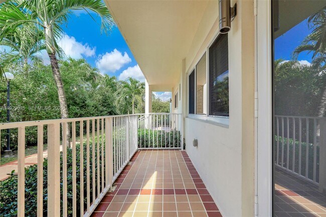 Building Photo - 1035 94th St